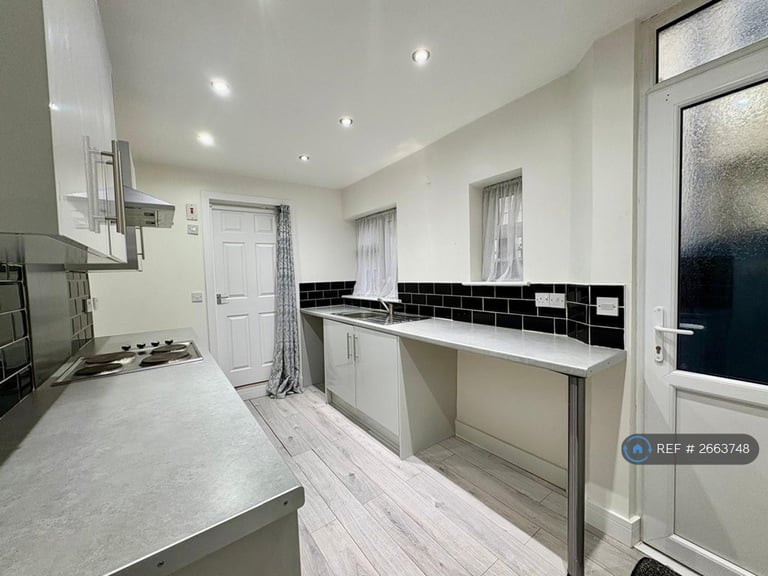 1 bedroom flat in Bracebridge Street, Nuneaton, CV11 (1 bed) (#2663748)