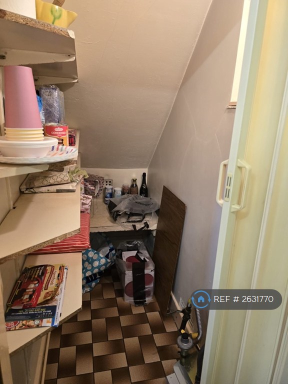 2 bedroom house in Greyswood Road, Stoke-On-Trent, ST4 (2 bed) (#2631770)