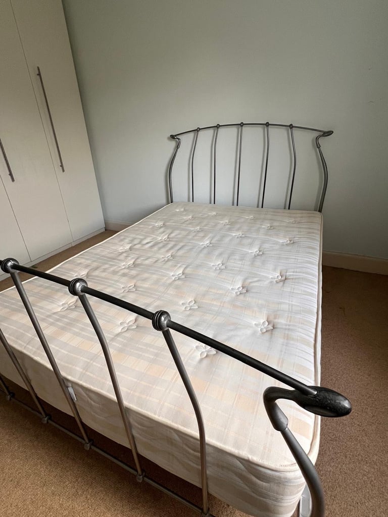 Double bed with or without mattress