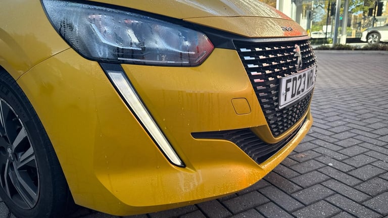 2023 Peugeot 208 1.2 PureTech 100 Allure Premium + 5dr EAT8 HATCHBACK PETROL Automatic
