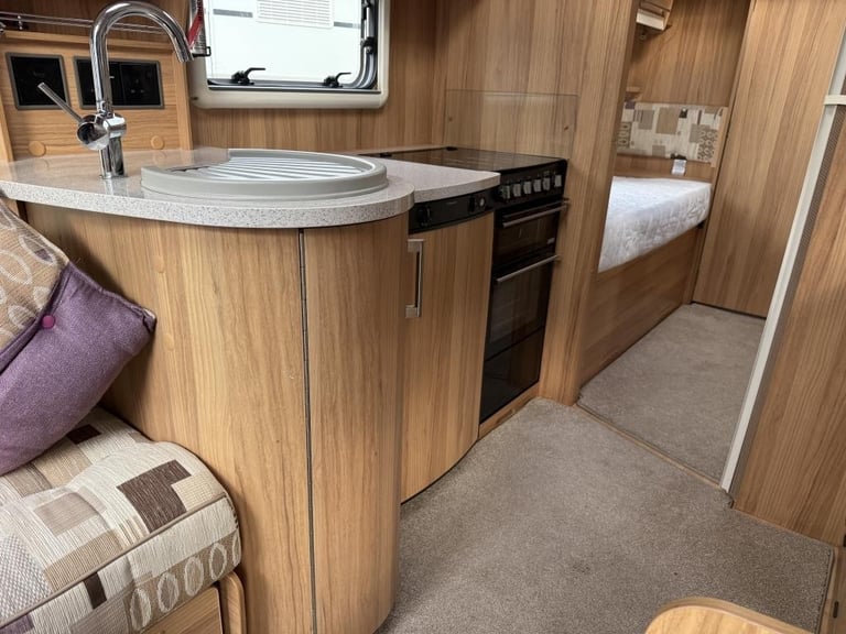 2014 BAILEY UNICORN CADIZ 4 Berth Fixed single beds Motor mover