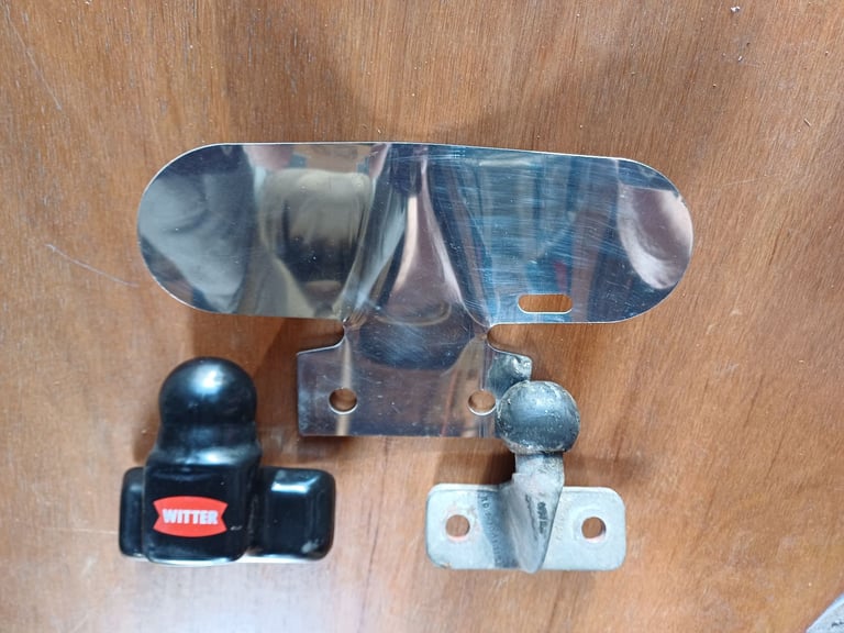 TOWBAR CHROME SAFETY PLATE, TOWBALL AND COVER