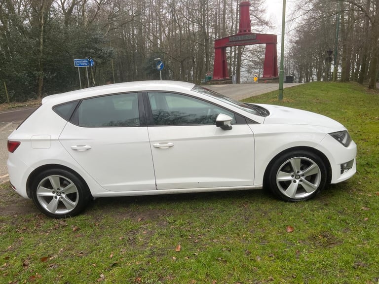SEAT LEON 2.0 TDI CR FR White Manual Diesel 2015