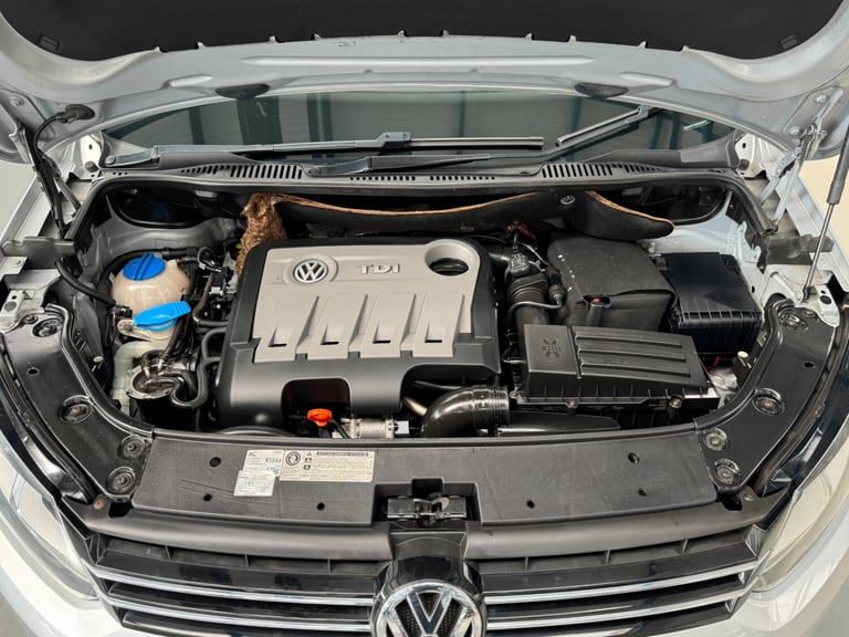 2012 Volkswagen Touran 1.6 TDI 105 SE 5dr DSG MPV Diesel Automatic