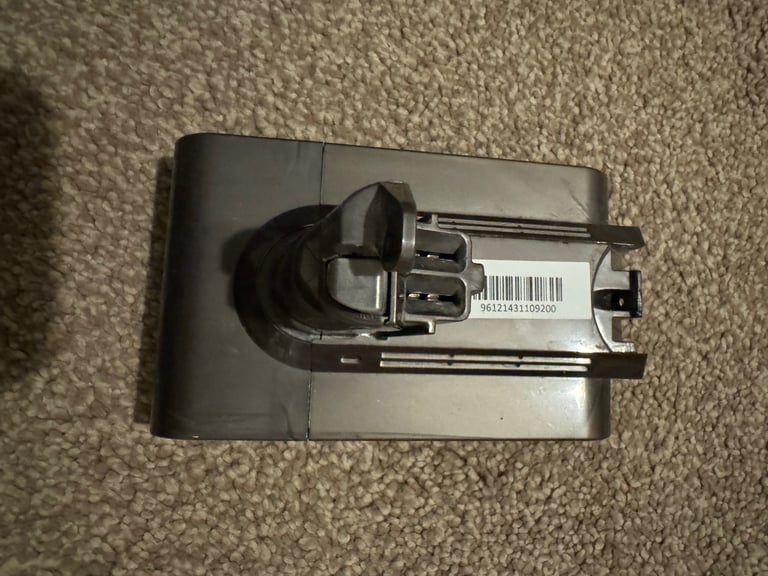 image for GENUINE DYSON V6 DC59 SV03 CORDLESS HANDHELD BATTERY