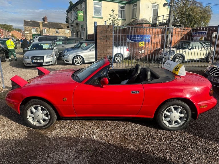 1990 Mazda MX-5 1.6L 2d  114 BHP Convertible Petrol Manual