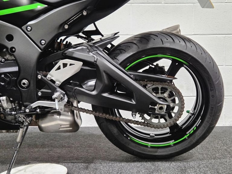 Kawasaki Ninja ZX-10R 1 OWNER! AKRAPOVIC EHXUAST! KRT REPLICA! FULL SERVICE