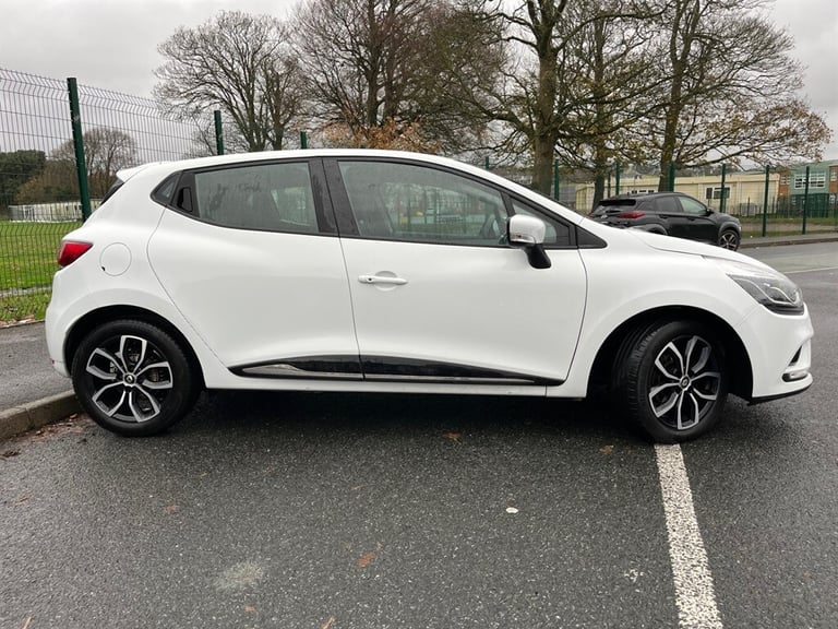 2018 Renault Clio PLAY DCI Hatchback Diesel Automatic
