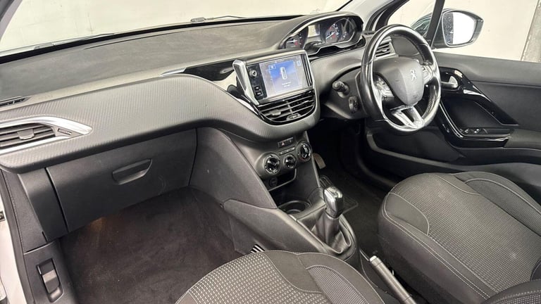 2016 Peugeot 208 1.2 PureTech 82 Allure 3dr HATCHBACK PETROL Manual