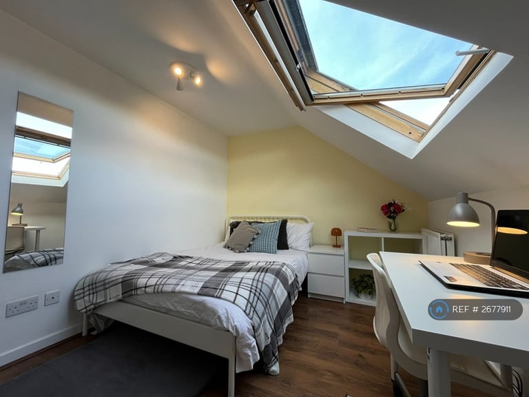 7 bedroom house in Garmoyle Road, Liverpool, L15 (7 bed) (#2677911)