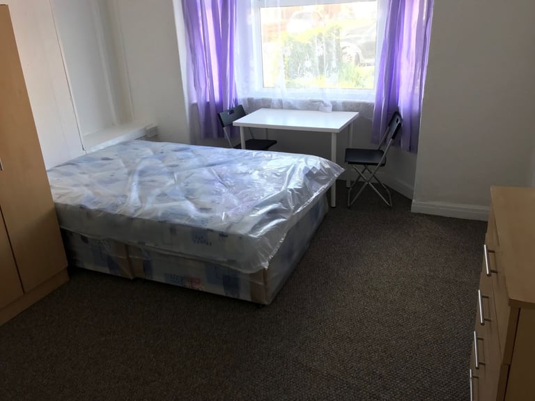 1-Room Flats Available – East Oxford / Cowley / Rose Hill