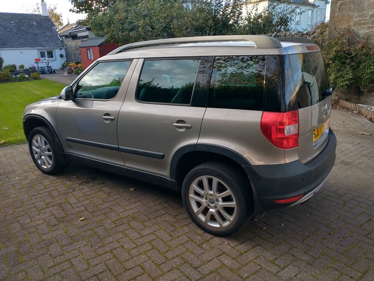 Skoda, YETI, Elegance, 2011, Manual, 1197 (cc), 5 doors