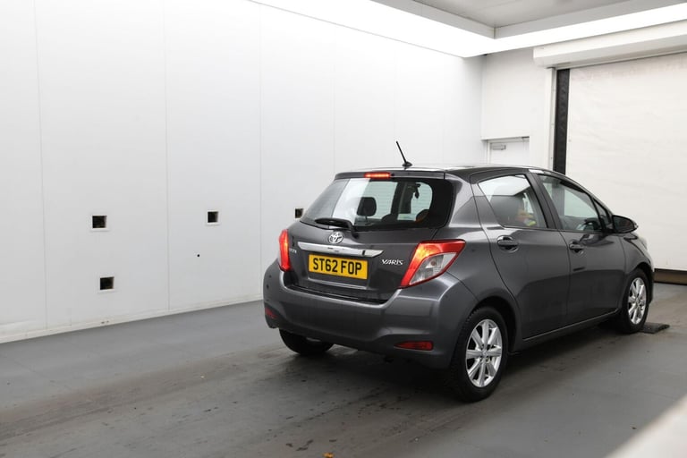 2012 Toyota Yaris 1.33 VVT-i T Spirit 5dr Multidrive S HATCHBACK PETROL Automatic