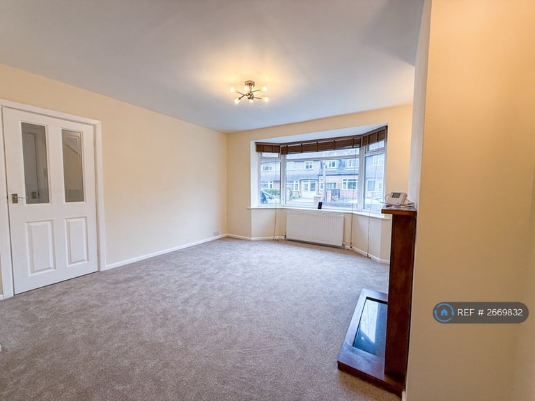 3 bedroom house in Bankside Road, Manchester, M20 (3 bed) (#2669832)