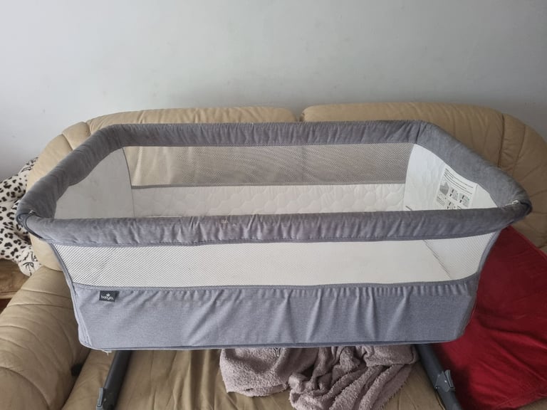 image for Baby cot 