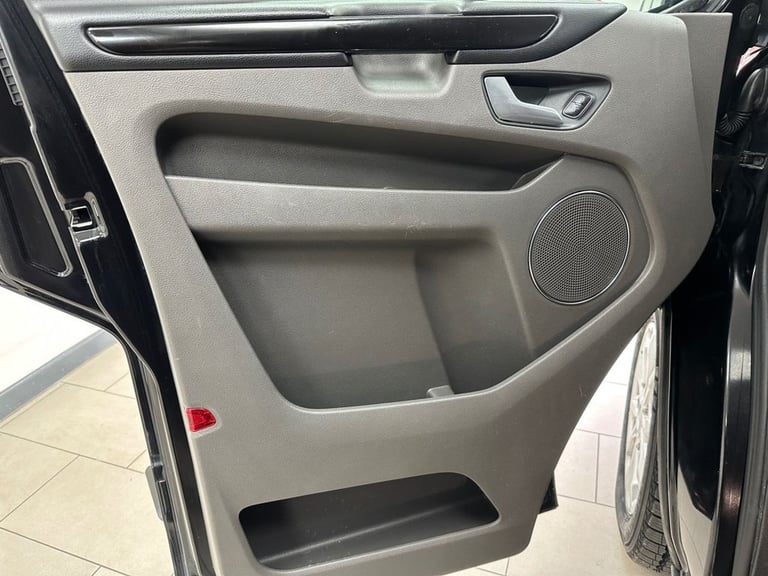 2020 Ford Tourneo Custom 2.0 EcoBlue 130ps L/R 8 Seater Titanium Auto MPV DIESEL Automatic