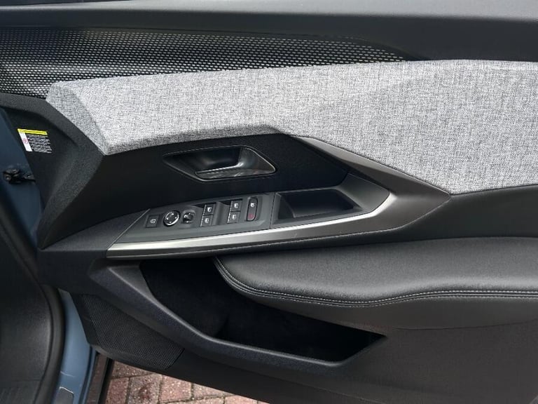 2025 Peugeot 5008 1.2 Hybrid Gt Suv 5dr Petrol Hybrid E Dsc6 Euro 6 (s/s) (136 Ps) HATCHBACK Petr...