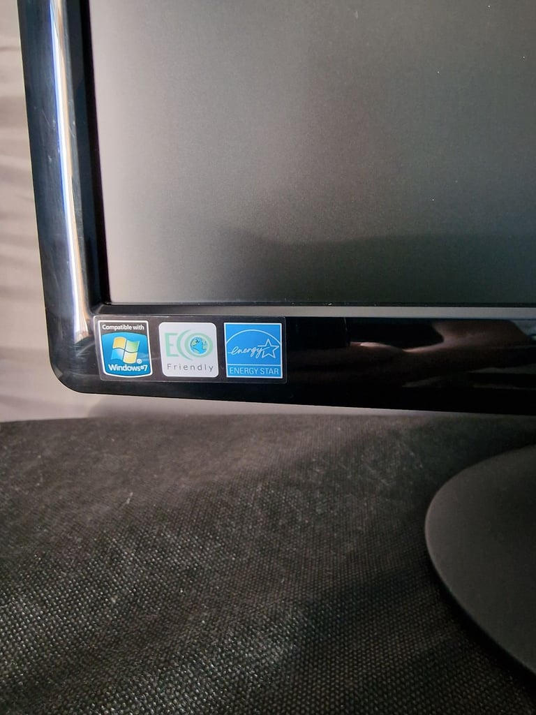 21 inch desktop monitor