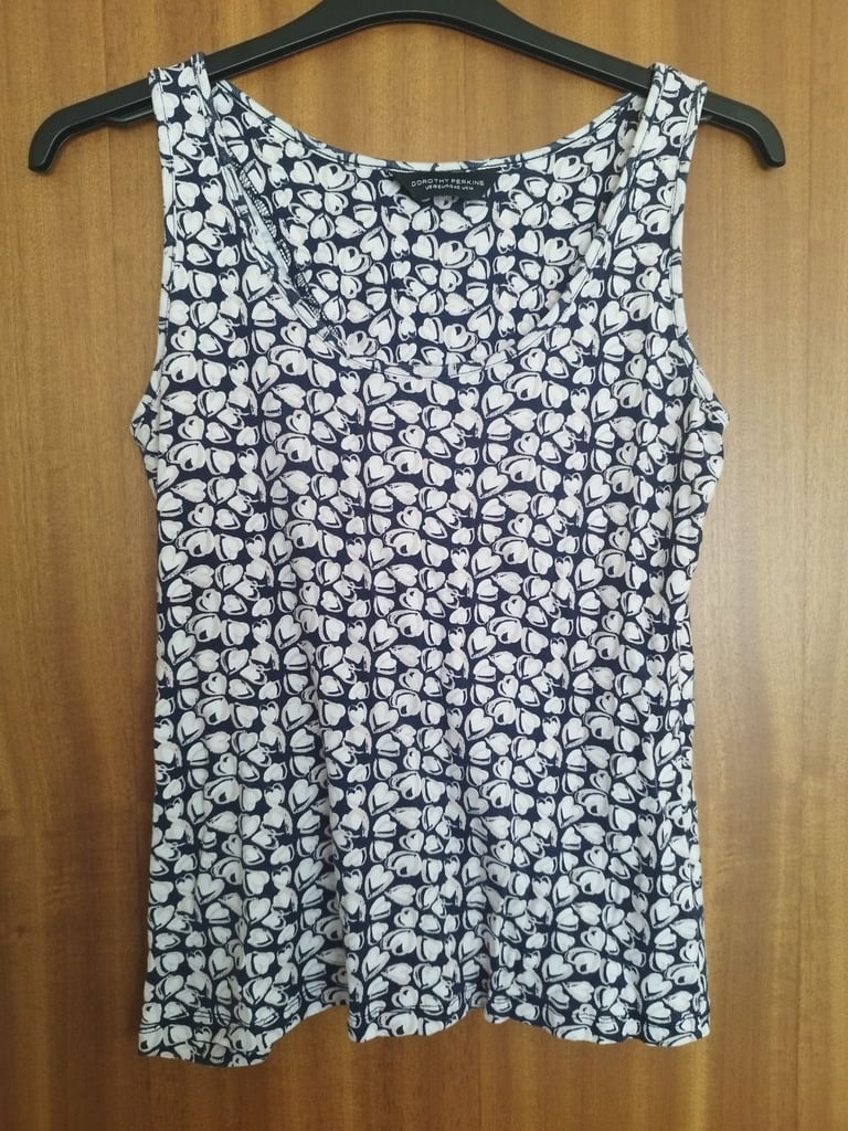 White blue heart pattern top 14