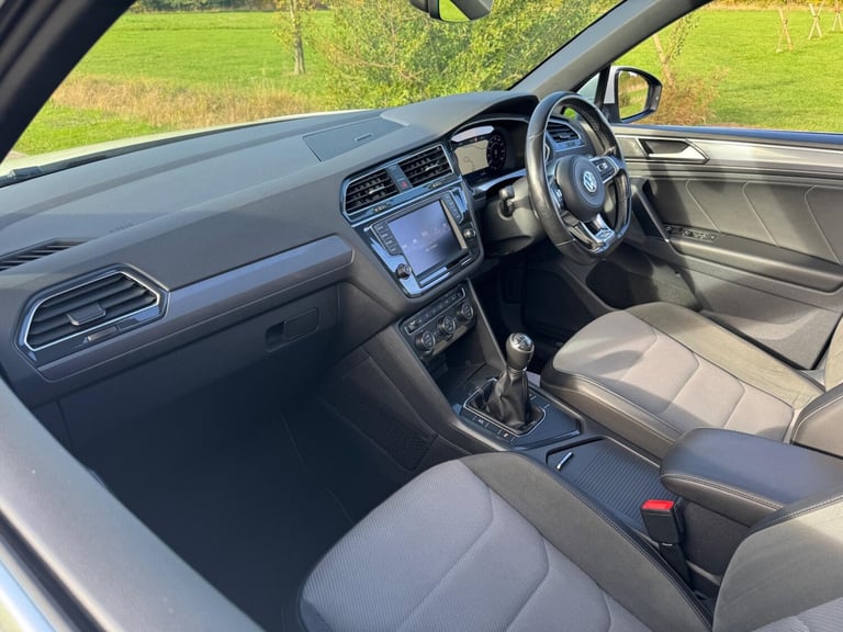 2017 Volkswagen Tiguan 2.0 TDi 150 R-Line 5dr ESTATE DIESEL Manual