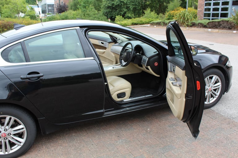 Jaguar, XF, Saloon, 2014, Other, 2179 (cc), 4 doors