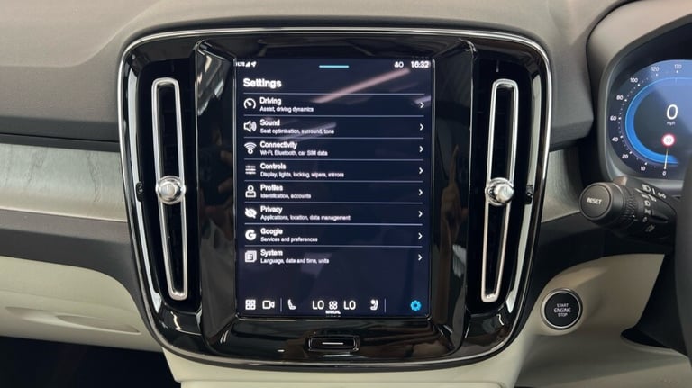 2024 Volvo XC40 Ultra, B3 Mild hybrid, Petrol, Bright (Blond Leather, Panoramic Sunroof) Estate P...