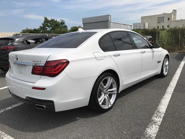 2015 65 BMW 750I M SPORT 4.4 V8 AUTOMATIC - OVER £17,500 OF OPTIONS EXTRAS