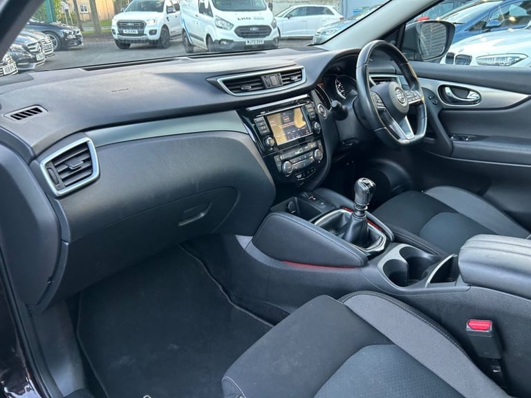 2019 Nissan Qashqai 1.3 DiG-T N-Connecta 5dr HATCHBACK PETROL Manual