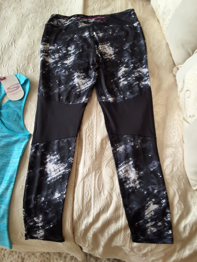image for Sketchers gym top and leggings