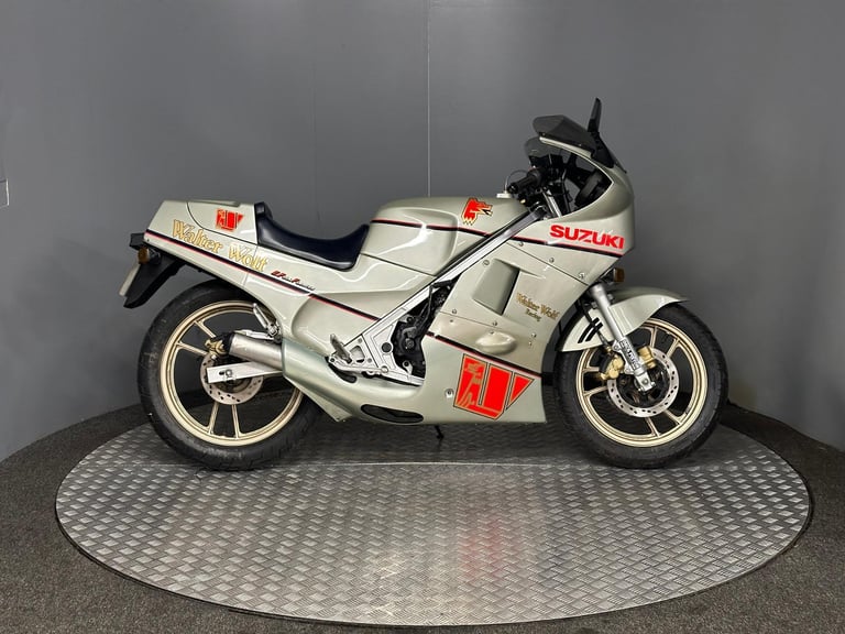 Suzuki RG 250 1986 with only 5430 KM - Walter Wolf Limited Edition 
