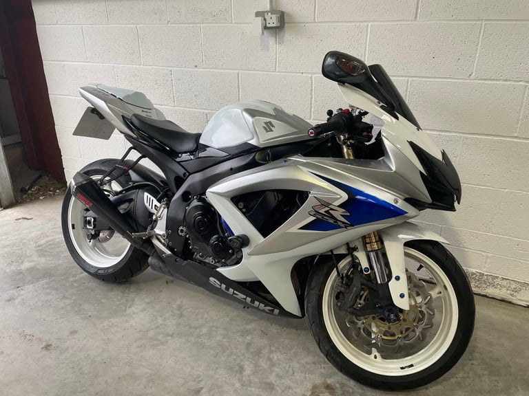 2008 - SUZUKI GSXR600 K8 - GSXR - RACE EXHAUST - USED MOTORCYCLE 