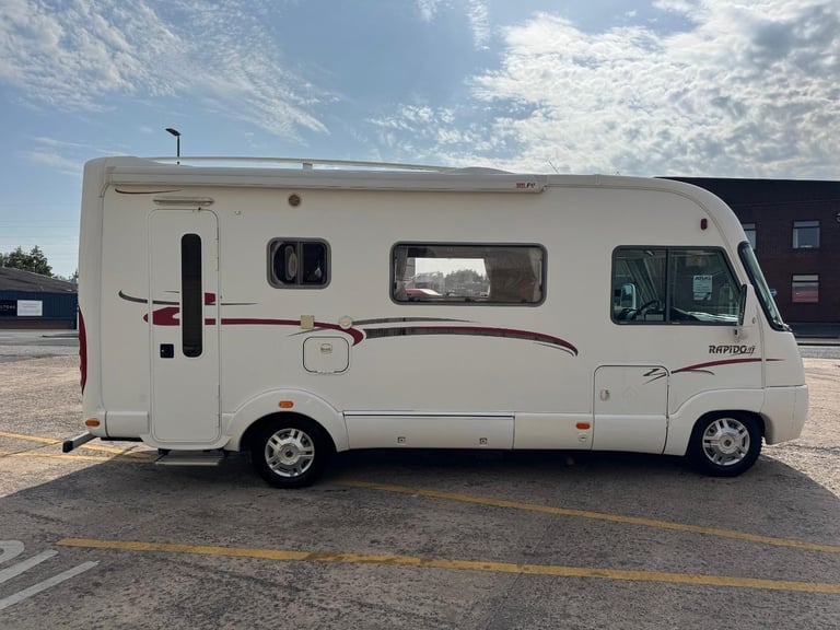 Fiat RAPIDO 9048DF 4 BERTH A CLASS MOTORHOME WITH MASSIVE LOUNGE