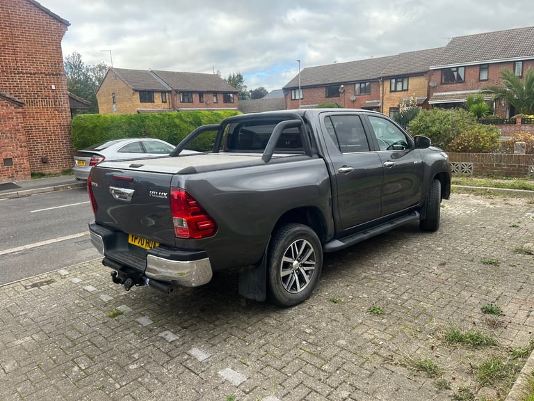 TOYOTA HILUX 2020 2.4 DIESEL AUTOMATIC NEW MOT