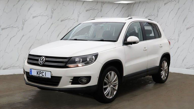 2012 Volkswagen Tiguan 2.0 TDi BlueMotion Tech Sport 5dr [2WD] ESTATE DIESEL Manual