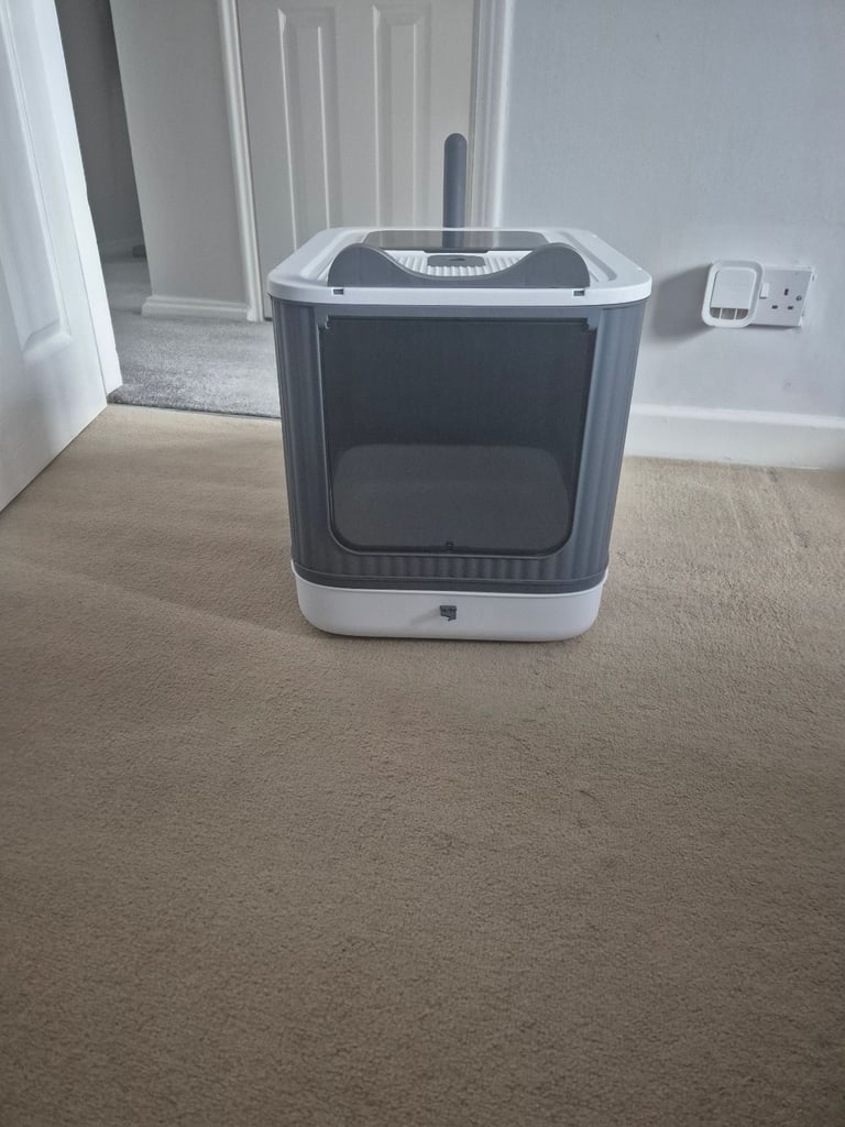 Cat litter box x2