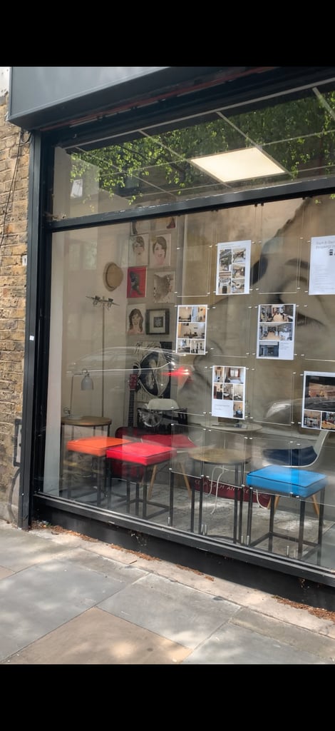 Art cafe for rent 