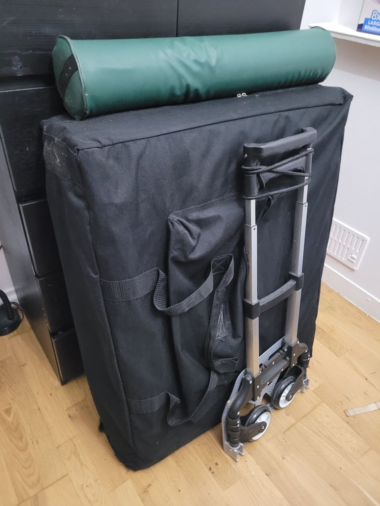 .massage therapy table