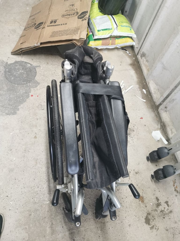 VanOs Excel G-Logic wheelchair 