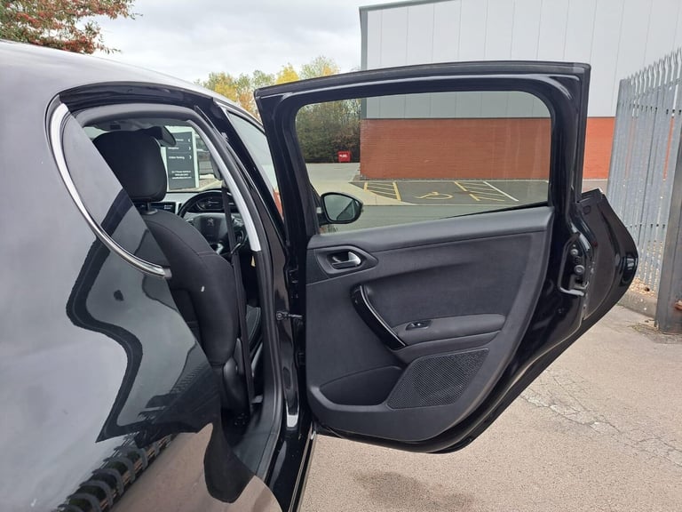 2018 Peugeot 208 1.2 PureTech Tech Edition Euro 6 (s/s) 5dr HATCHBACK Petrol Manual