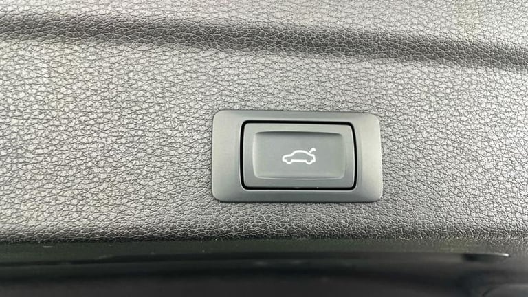 2023 Audi Q3 Black Edition 35 TFSI  150 PS 6-speed Manual SUV Petrol Manual