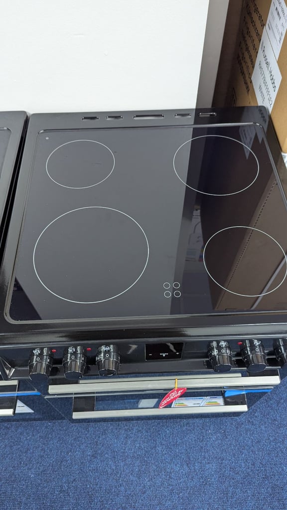 image for RUSSELL HOBBS RH60EDOIH6011B Electric Induction Cooker - Black