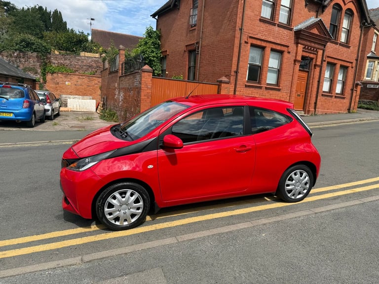 2016 Toyota AYGO 1.0 VVT-i X-Play 3dr HATCHBACK PETROL Manual