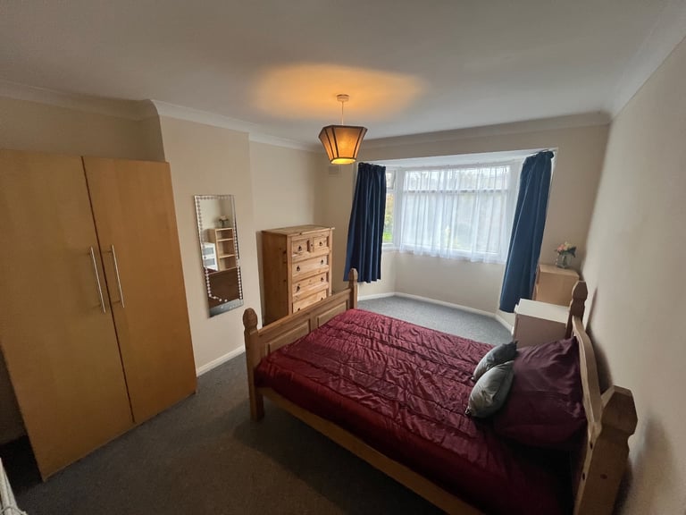 Lovely Double Room next to Freeman Hospital - No Deposit