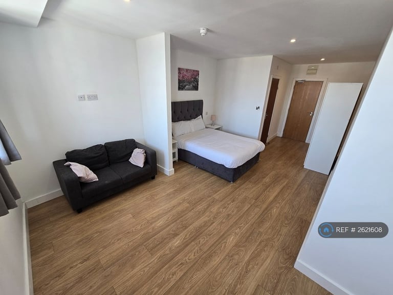 image for Studio flat in Trinity Point, Stoke-On-Trent, ST1 (#2621608)