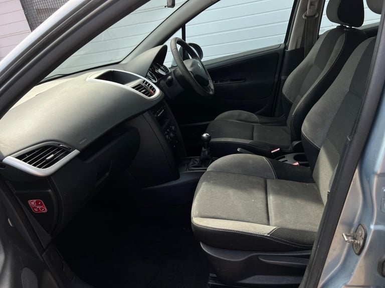 2011 Peugeot 207 1.4 VTi Envy Euro 5 5dr HATCHBACK Petrol Manual