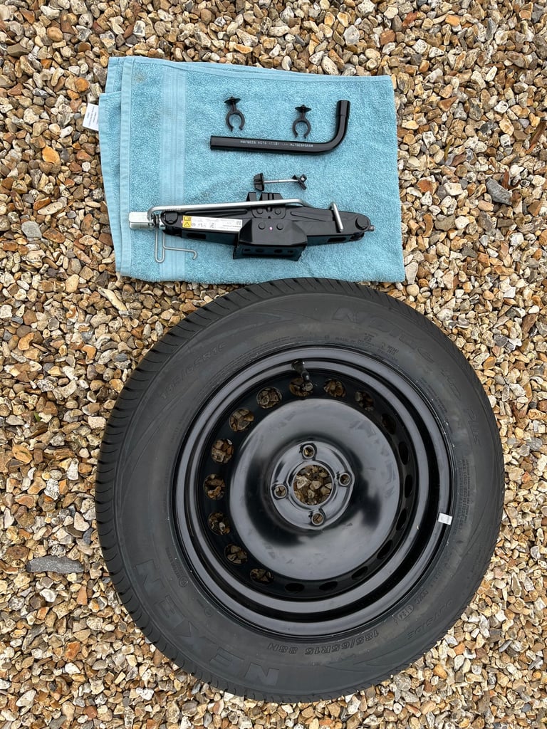 image for Dacia Sandero Genuine Spare wheel, Jack, Wheel Brace And Fixing Clips