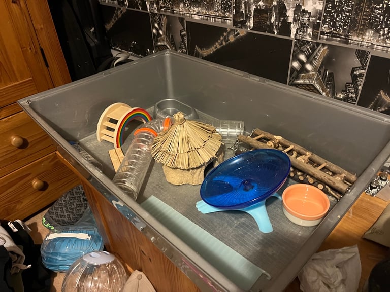 Hamster Cage and bits 