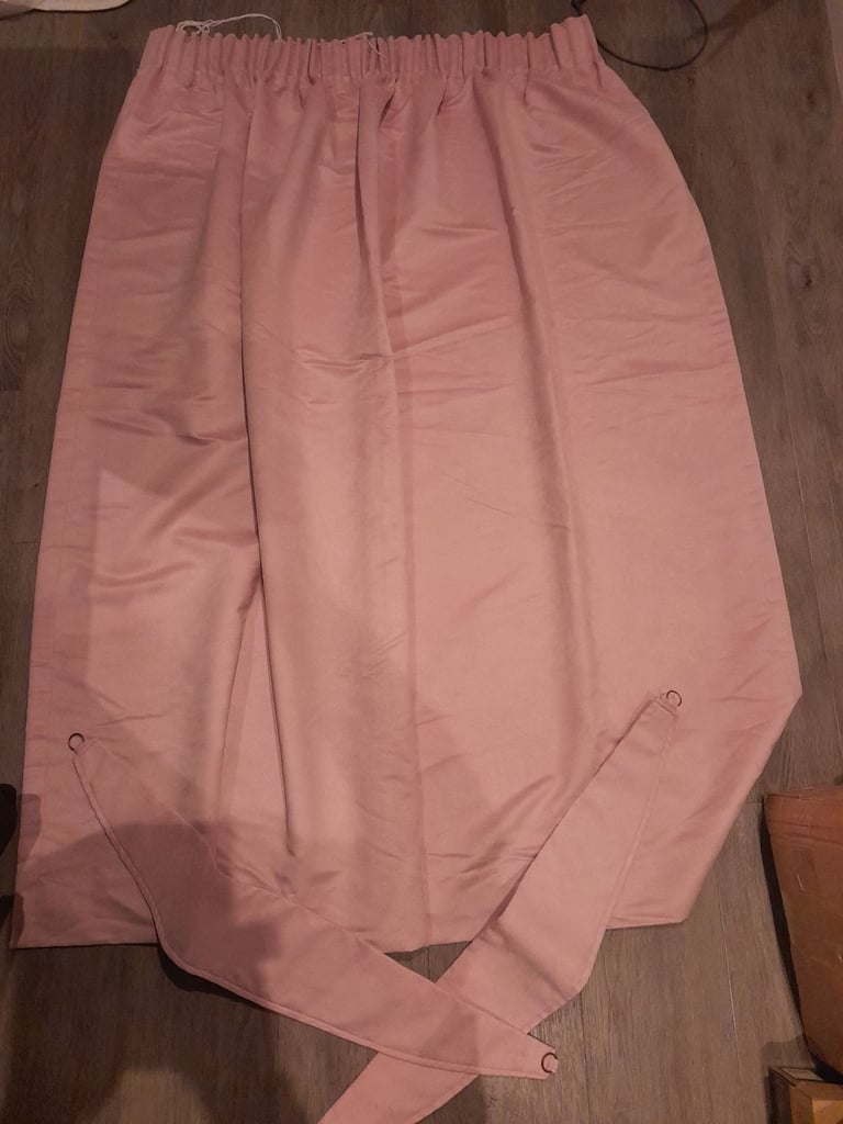 image for Pink curtains suede feel x4 with 2 tie backs 55" 