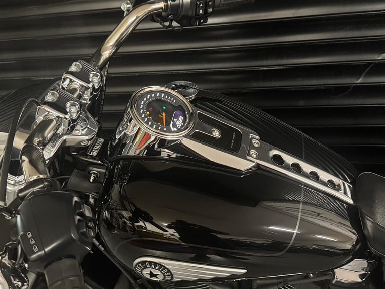 HARLEY-DAVIDSON SOFTAIL FLSTF Fat Boy 117ci New Model 