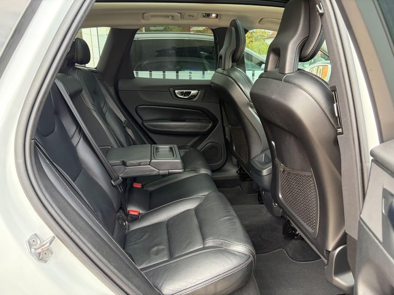 2017 Volvo XC60 2.0 D4 Inscription 5dr AWD Geartronic ESTATE DIESEL Automatic